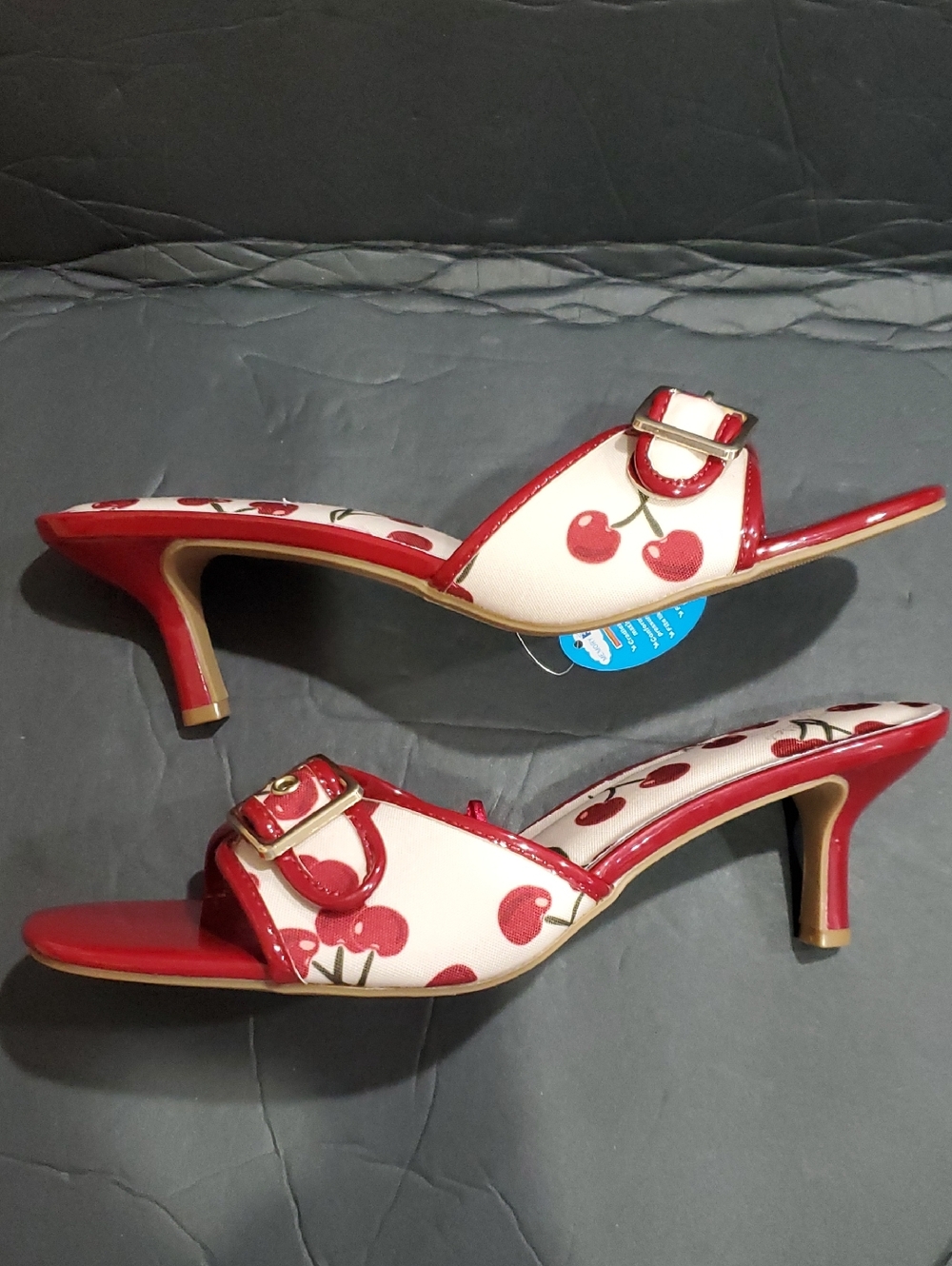 Seychelles red patent cherry print memory foam buckle strap kitten heels size 11 - Picture 7 of 13